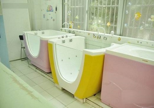 多多愛嬰兒游泳館