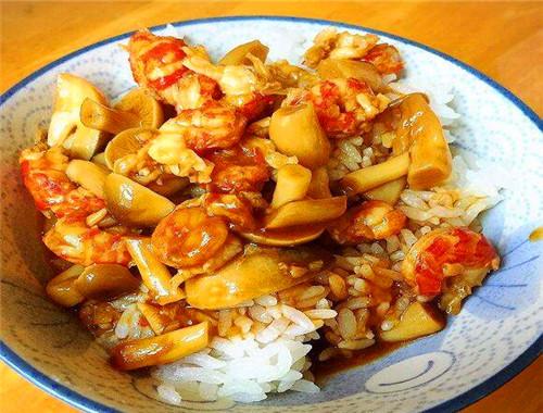 憨妮蓋澆飯