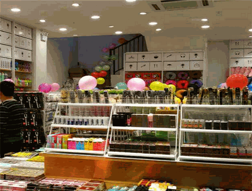 一團(tuán)火便利店