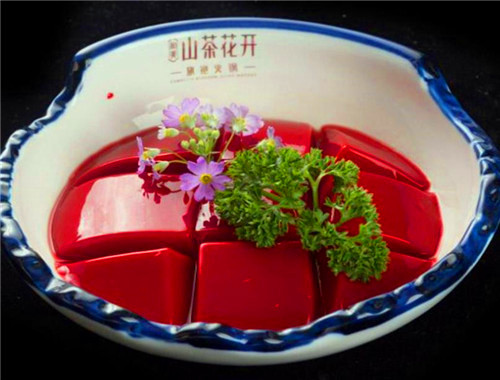 山茶花開旗袍火鍋