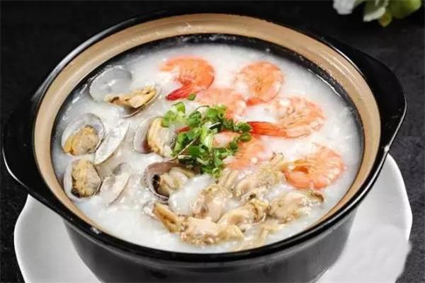 滿窩海鮮砂鍋粥
