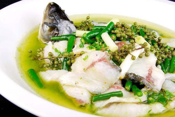 丑學(xué)長(zhǎng)酸菜魚(yú)
