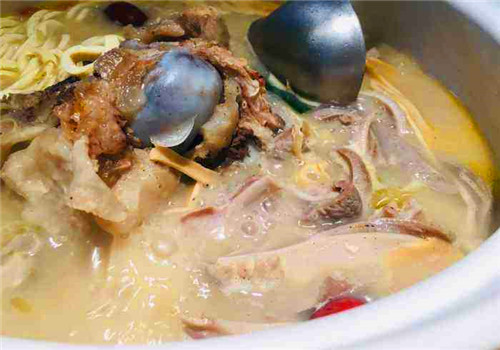 留下來(lái)骨湯專家