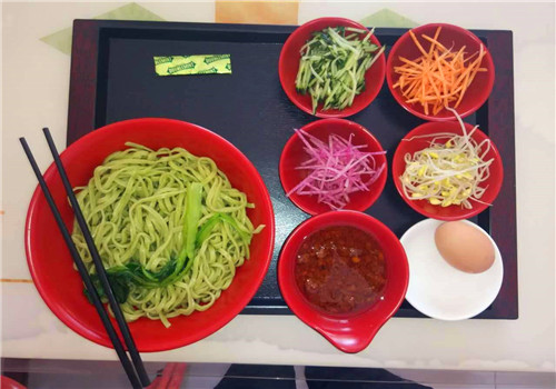 麥道夫炸醬面館