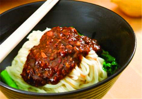 麥道夫炸醬面館