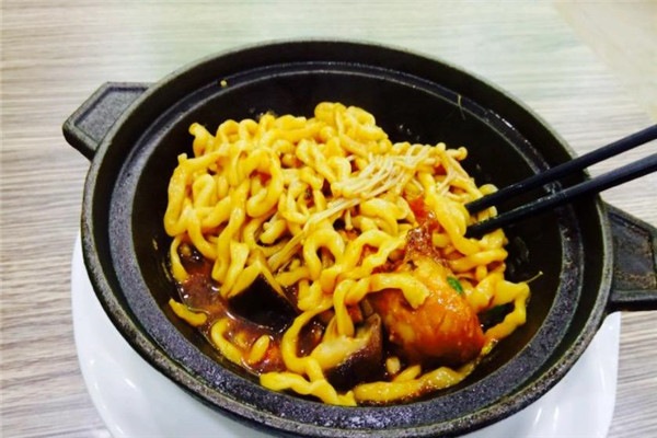 麥香隆燜面