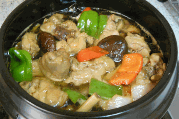 泉味源黃燜雞米飯