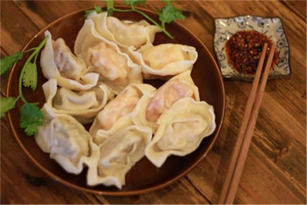 煮元張脆皮餛飩