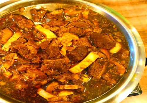 桐記小灶兒牛板筋火鍋