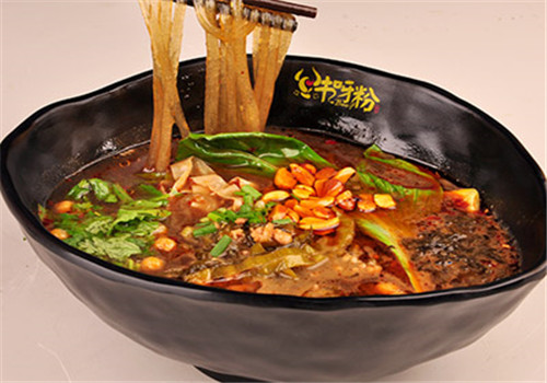 牛呀粉煸香燒鍋粉加盟