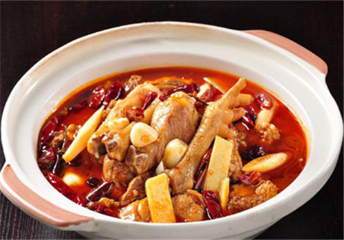 吉吉向上炭烤雞肉煲