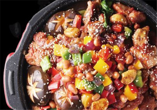 吉吉向上炭烤雞肉煲