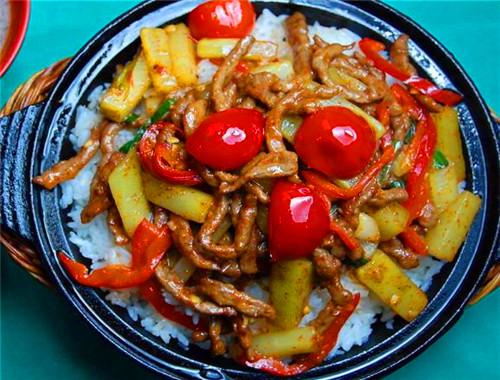 牛牛煲仔飯