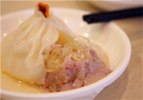 魚翅蟹黃湯包