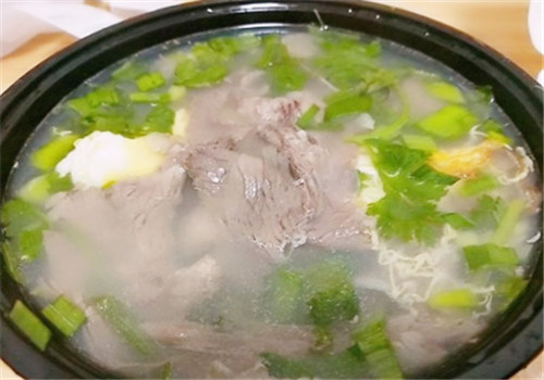 君亮牛肉湯特色鍋貼