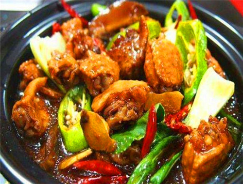 益品香黃燜雞米飯