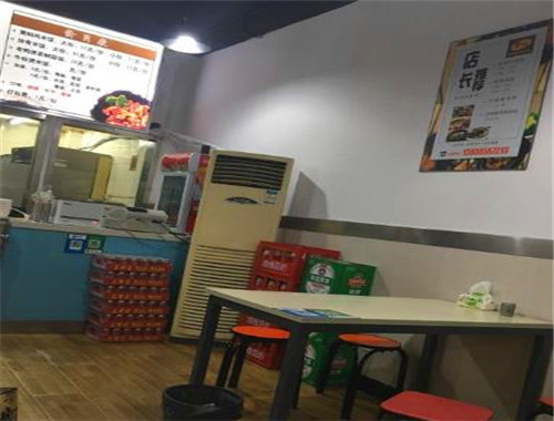 溢品源黃燜雞米飯加盟