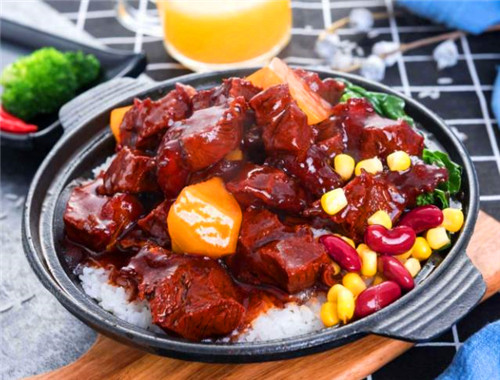 鍋鍋香煲仔飯加盟