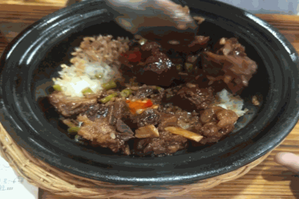 碗碗香煲仔飯加盟