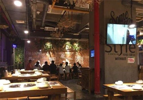 柔時(shí)小板凳吧式火鍋加盟