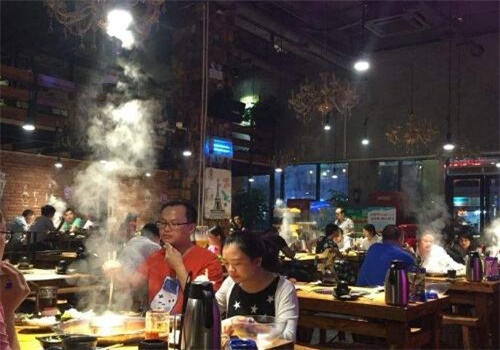 柔時(shí)小板凳吧式火鍋加盟