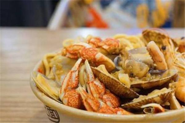 溢家鮮海鮮燜面加盟