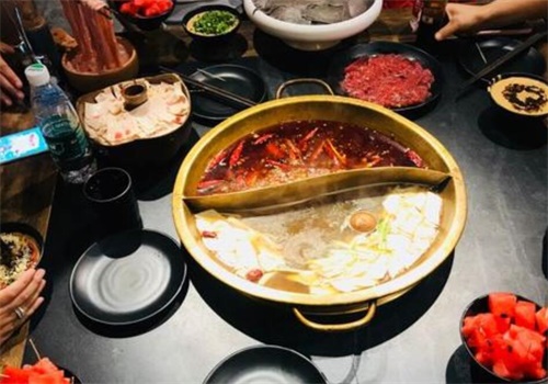 沸爐鮮貨火鍋加盟