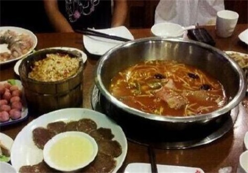 籮籮酸湯魚火鍋