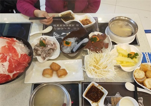 魔法帽牛肉火鍋