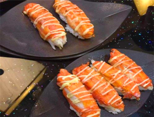 禾綠旋轉(zhuǎn)壽司加盟