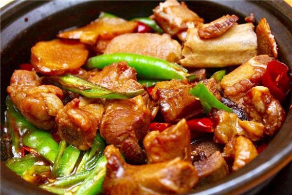 龍實(shí)黃燜雞米飯加盟