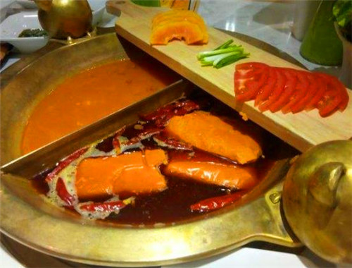 一饞串說串串火鍋加盟