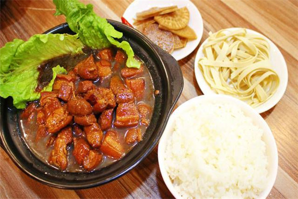 姝函老友記黃燜雞米飯加盟