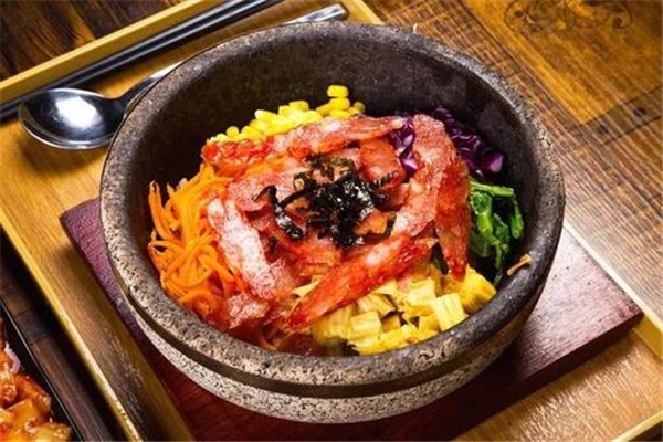 張班長(zhǎng)新派粗糧石鍋飯