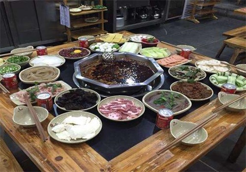 陸派巴倒?fàn)C火鍋