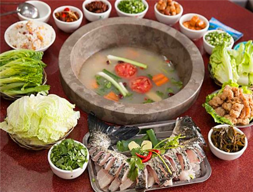 飄湘石鍋魚(yú)火鍋加盟