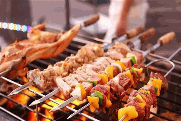 大浪炭火鮮牛肉酒場(chǎng)加盟