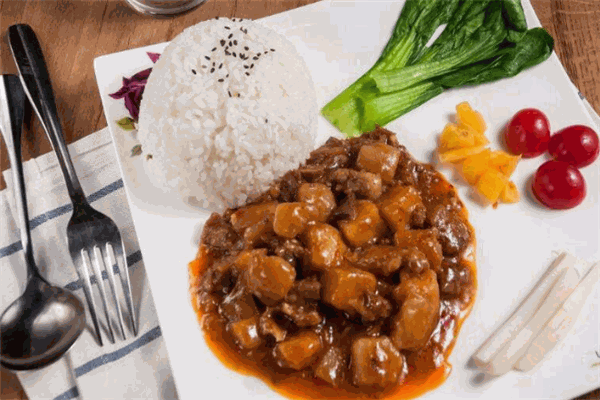 偶拌牛肉飯加盟