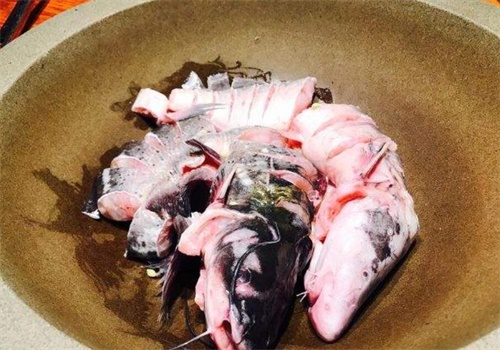 哈尼哈尼石鍋魚(yú)