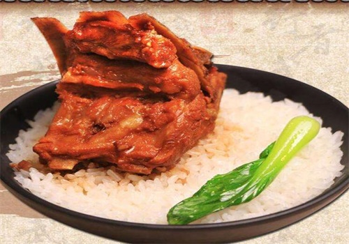 三碗過(guò)崗鹵肉排骨飯