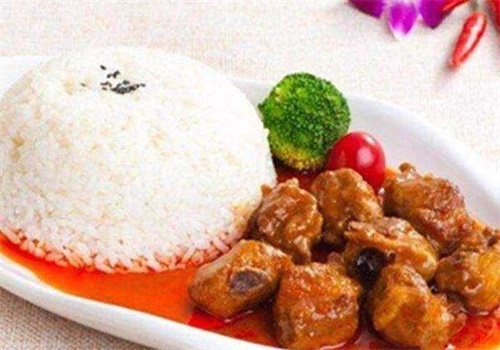 三碗過(guò)崗鹵肉排骨飯