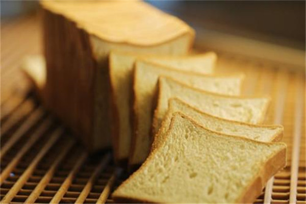 搟麥臺(tái)灣手工吐司加盟