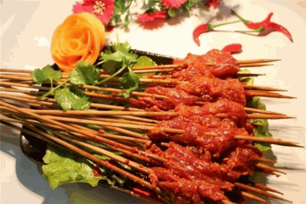 仟味阿婆串串香加盟