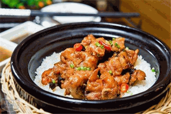 簡單小廚煲仔飯加盟