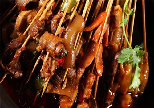 梁小小成都串串香加盟