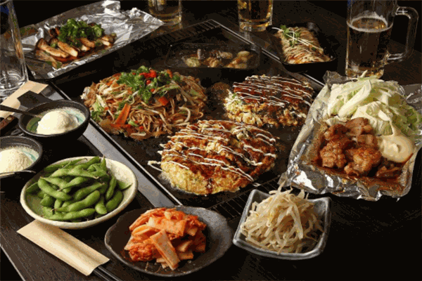 屋根里女仆主題日料餐廳
