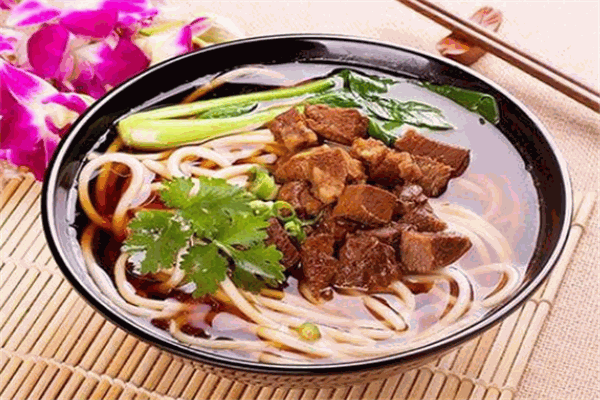 香滿橋牛肉米線加盟