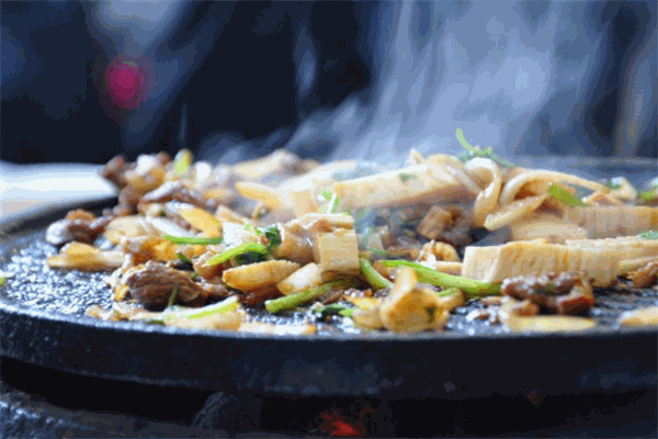 小廚神鐵板烤肉飯加盟