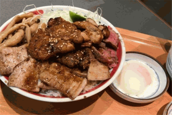 七丼日式燒肉飯