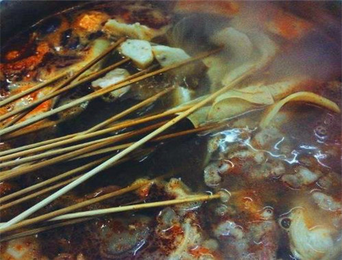 鴻運(yùn)串串香加盟